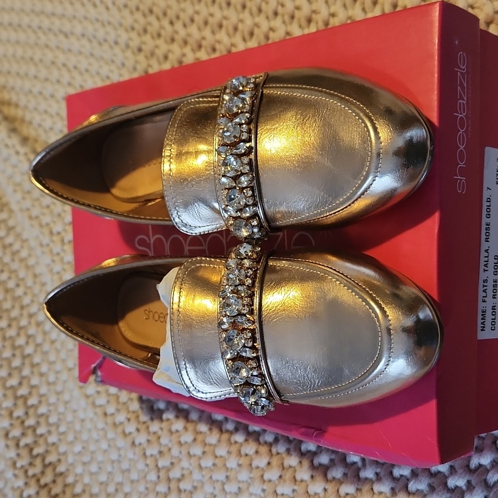 Shoe Dazzle Rose Gold Flats Size 7